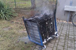 Hasiči likvidovali požár baterií fotovoltaického systému