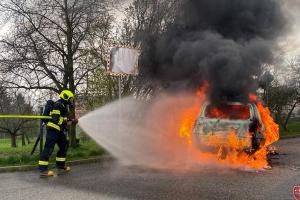 Požár automobilu v Horní Lhotě způsobil škodu za 140 tisíc korun