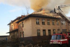 Hořela bývalá mlékárna v Klatovech, sloužila už jen jako "hotel" pro bezdomovce