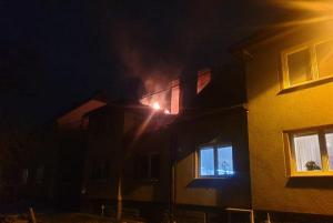 Rekonstruovali dům a mohou začít znovu. V Šumici hořela střecha