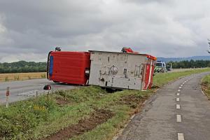 Nepříjemné situace se nevyhýbají ani hasičům.