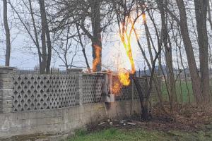Hasiči zasahovali ve Vojkovicích u požáru plynové přípojky