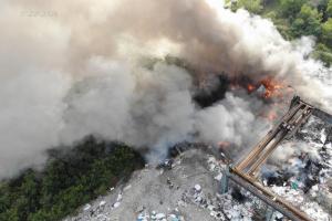 Požár v areálu kovošrotu v Kralupech nad Vltavou