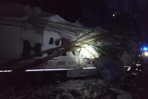 Havárie kamionu v Žabokrkách. Kosil jeden strom za druhým, řidič se zranil