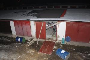 Tomu se říká štěstí. Exploze v garáži muže odmrštila, nic se mu nestalo