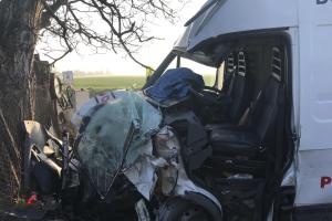 Špatný začátek dne. Srazila se dodávka s autobusem, zraněny čtyři osoby (VIDEO)