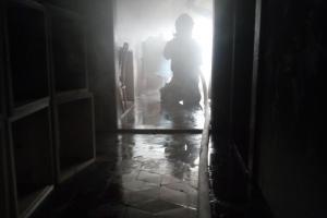 Požáru v rodinném domě předcházelo síření rámků ze včelích úlů Požáru v rodinném domě předcházelo síření rámků ze včelích úlů