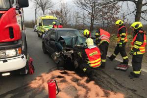 Víkendová vydatná porce smůly. Pět nehod a devět zraněných