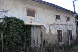 Překvápko v obci Zborovice. Starý dům se nečekaně částečně zhroutil a nejen to