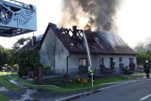 Střechu domu v Jílovém u Hodkovic nad Mohelkou zapálila vadná elektrika