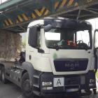 V Klatovech se nevešlo nákladní vozidlo pod viadukt