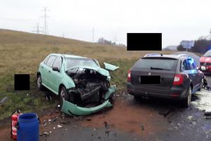 Dopravní nehoda dvou osobních aut u Kadaňské Jeseně