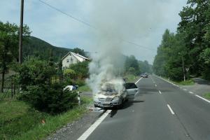 Příliš horká jízda. Auto začalo hořet, může za to elektroinstalace