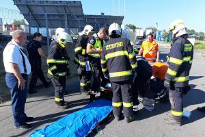 Exploze propanbutanové láhve ve Všechromech vážně popálila muže