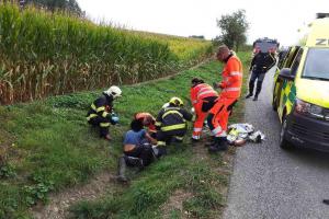 Motorkář měl nehodu, první pomoc mu poskytli jiní motorkáři Motorkář měl nehodu, první pomoc mu poskytli jiní motorkáři