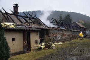V Chodouni hořel dům, explodovala v něm propan-butanová láhev
