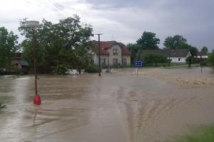 Bleskové záplavy zaměstnaly hasiče na Královéhradecku