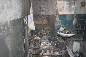 Dohlédněte na svou ženu v koupelně. Vysoušeč vlasů způsobil požár