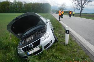 Nehoda čtyř aut u Čejkovic. Zranění čtyři dospělí a čtyři děti