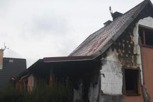 Horké ráno pro majitele rodinného domu. Hořel.