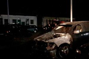 Shořelo hodně drahé auto. Bylo to dílo žháře nebo technické závady?