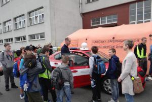 Školáci si vyšli za oblíbenou atrakcí. K hasičům na Den požární bezpečnosti Školáci si vyšli za oblíbenou atrakcí. K hasičům na Den požární bezpečnosti