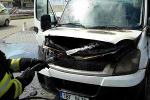 Požár číhal v motoru, dodávku v Olomouci pak proměnil v pochodeň