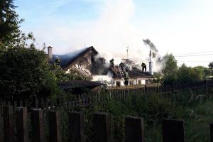 Požár střechy domu v Kovářovicích způsobil nemalou škodu