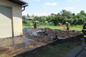 Muž před pálením trávy splnil svou ohlašovací povinnost. Požáru to bylo jedno