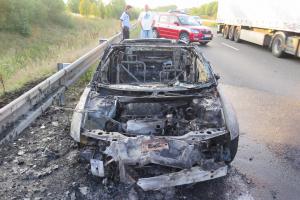 Příliš horká jízda, U Písku shořelo auto za dvě stě tisíc korun