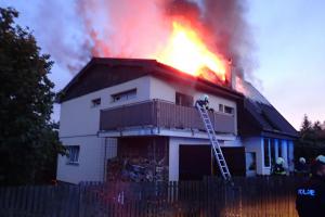 Červený kohout se na Ústecku nacpal. Kompletně shořel nejen rodinný dům