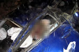 Rána se nedožil. Havárie osobního auta u Valmezu skončila smrtí řidiče