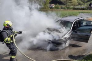 Ve Vendolí na Svitavsku likvidovali hasiči požár osobního automobilu