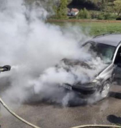Ve Vendolí na Svitavsku likvidovali hasiči požár osobního automobilu