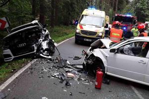 Na Blanensku se střetly dva osobní vozy. Šest zraněných lidí