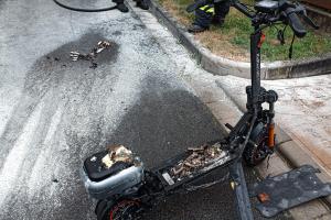 Požár elektrokoloběžky v garáži rodinného domu ve Fryštáku