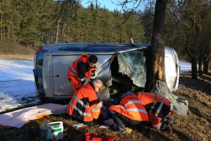 Jihočeši a Plzeňáci spolupracovali u nehody osobního automobilu