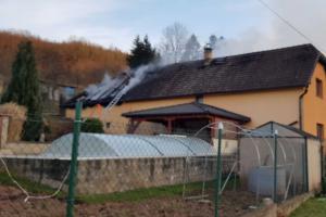 Požár domu a stodoly v Divicích na Lounsku. Účet za 3 miliony