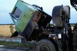Požár číhal v motoru, než vyřadil náklaďák z provozu. Škoda je ale malá