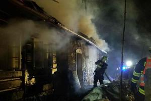 Chalupa vydržela 400 let, po odchodu majitelů do hospody už ne