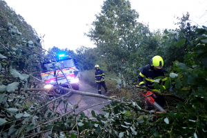 Moravskoslezsko: Už pět desítek výjezdů hasičů kvůli špatnému počasí