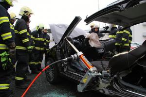 Liberečtí hasiči cvičili v mladoboleslavské automobilce