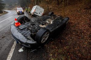 Tři v sobě. Osobák, dodávka a autobus do cile nedojel