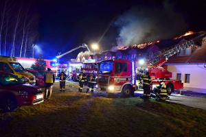 Požár Jezdecké školy Vysoká: Vyvedeno 51 koní a 20 osob