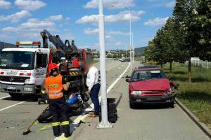 Smolný den motorkářů. Jednoho smetl kamion, druzí sami sebe