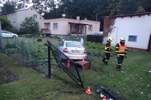 Dvě noční nehody na Novojičínsku: Karavan na D1 a octavia v zahradě