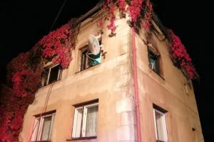 Při požáru rodinného domku v Jindřichově na Krnovsku hasiči zachránili seniorku