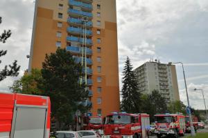 Požár ve dvanáctém patře chodovského paneláku