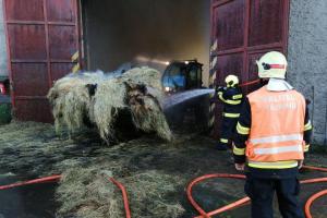 Třímilionová škoda po požáru seníku na Mladoboleslavsku