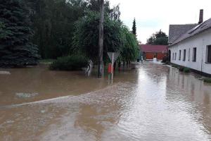 Hasiči Vysočina: Někde při bouřkách ani kapka, v Brtnici plavalo kde co
